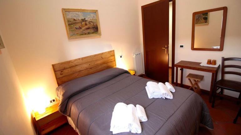 לינה וארוחת בוקר נורצ'יה Casale La Torretta מראה חיצוני תמונה